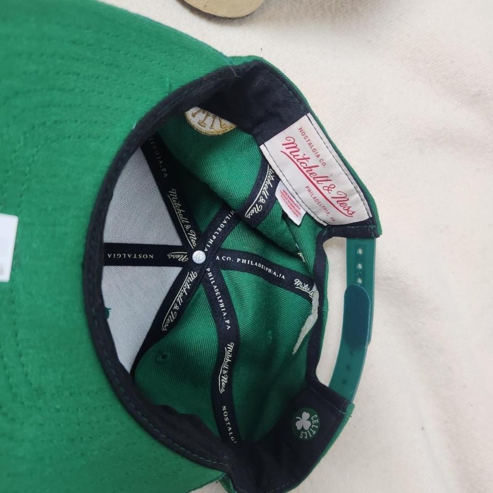 Mitchell‎ & Ness Boston Celtics Snapback Hat - Green/Gold Script/Satin - Picture 5 of 5